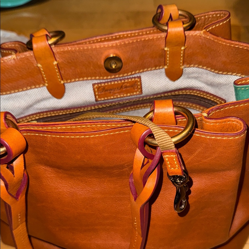 Dooney & Bourke Florentine Large Zip Burlow Like New Natural - Picture 6 of 11